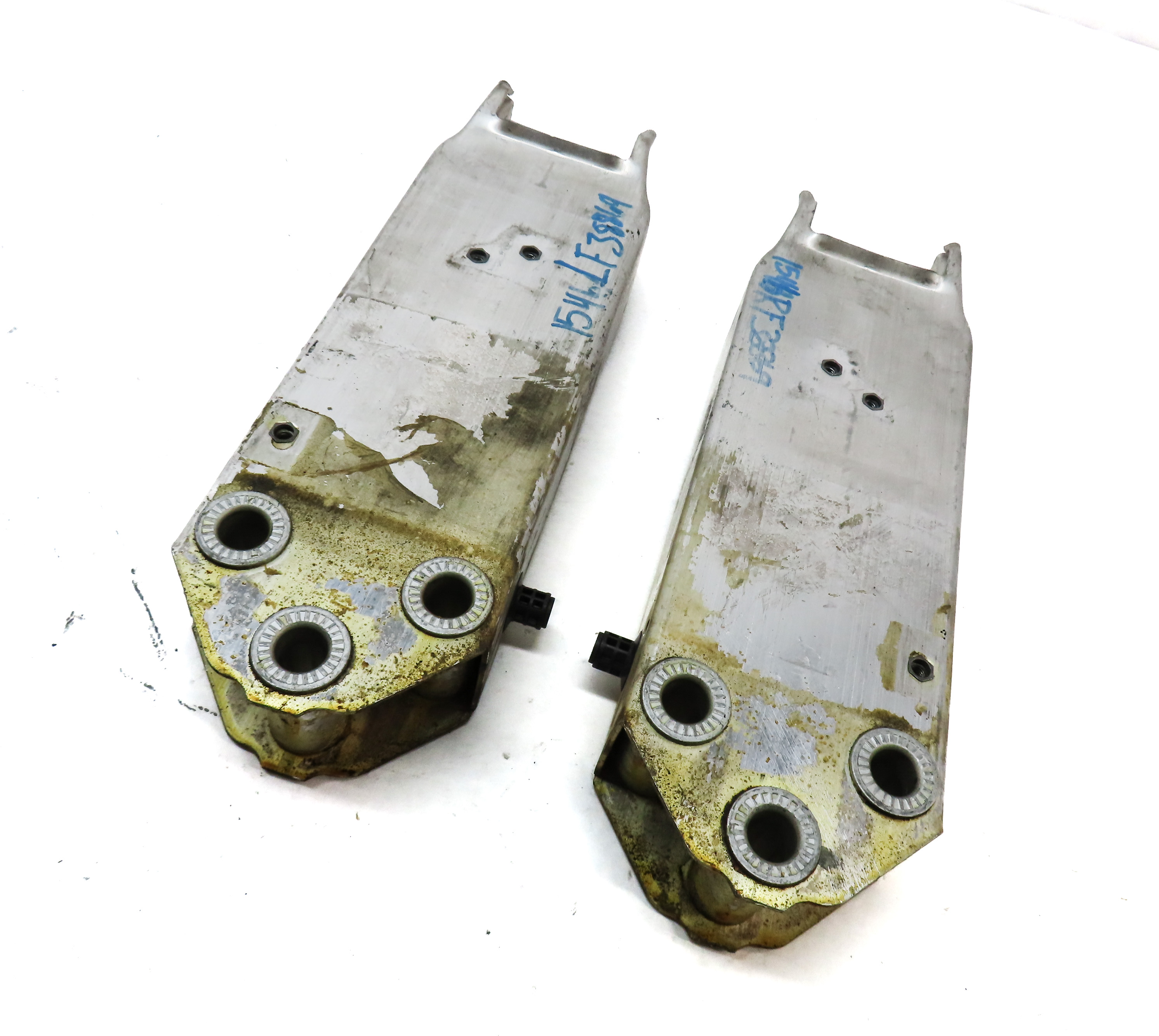 13-15 BMW 7 SERIES (F01) FRONT LEFT RIGHT BUMPER REINFORCEMENT BAR BRACKET SET 2 — exact item pictured